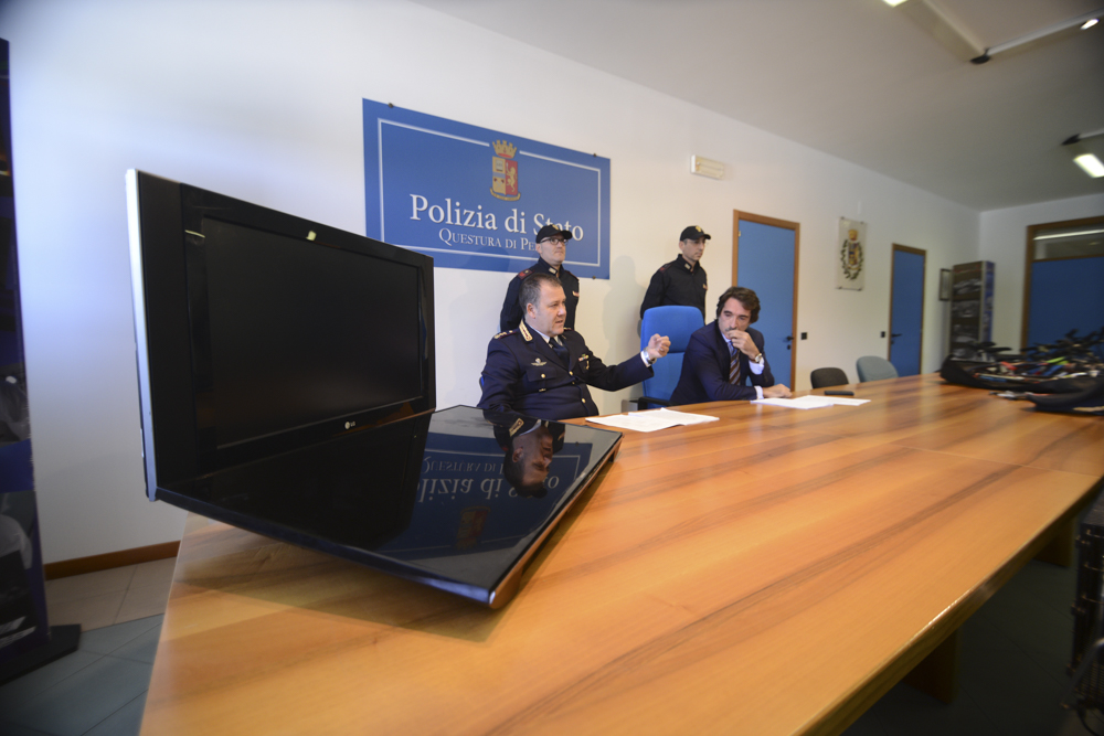 Banda dei garage, refurtiva (foto Settonce, riproduzione riservata)