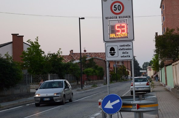 Dissuasore di velocità (Archivio)