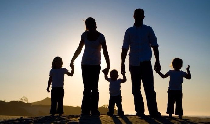 Affido familiare (Archivio)