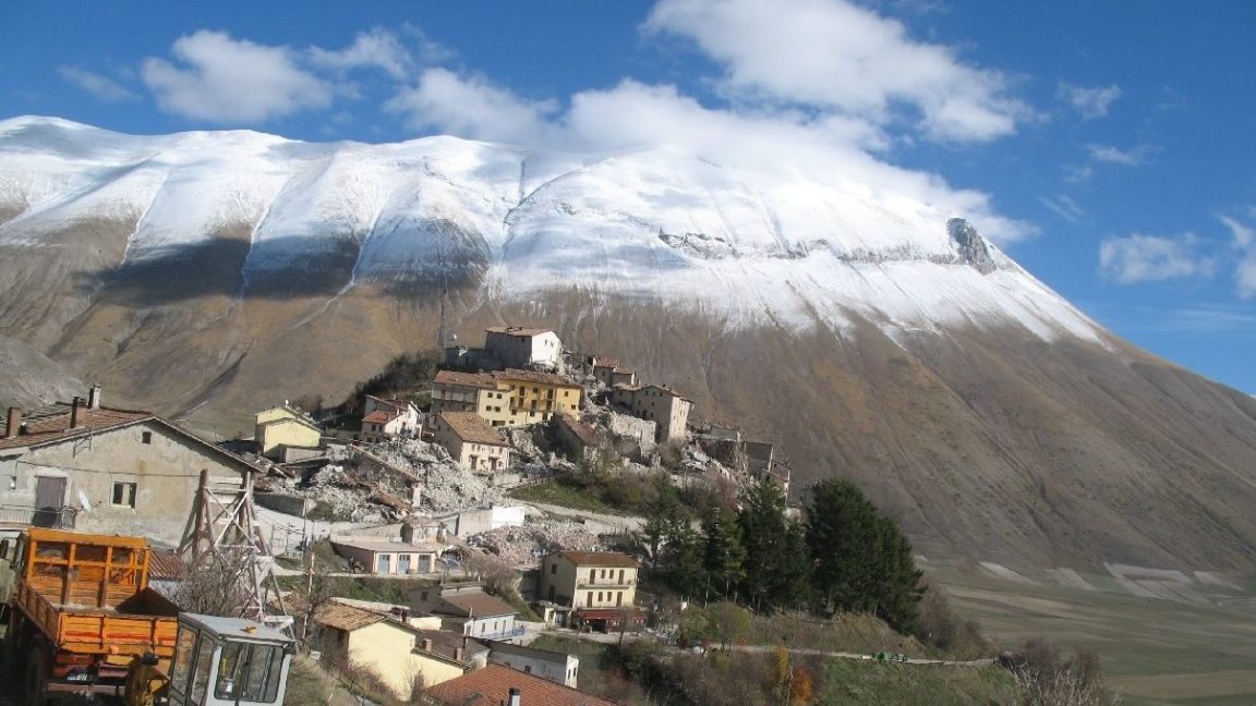 La neve a Castelluccio ripresa il 12 novembre dalla webcam di Umbria Meteo