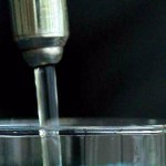 Acqua torbida dai rubinetti. Archivio