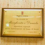 La targa per Margherita e Daniela al Broletto
