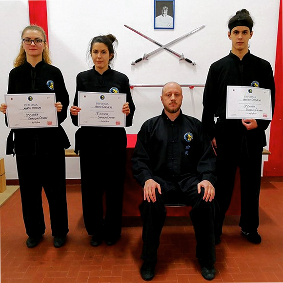 Le tre nuove cinture nere con il maestro Edoardo Antolini