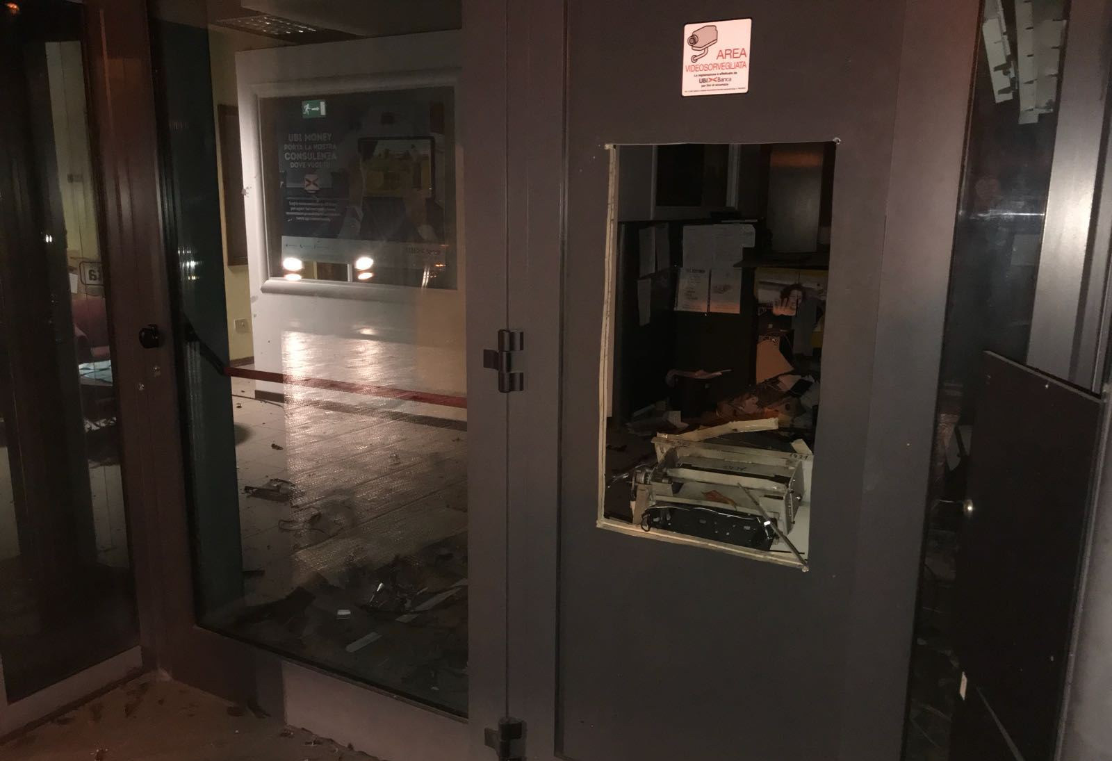 Bancomat fatto esplodere nella notte. Repertorio (foto Pompei) - ©RIPRODUZIONE RISERVATA