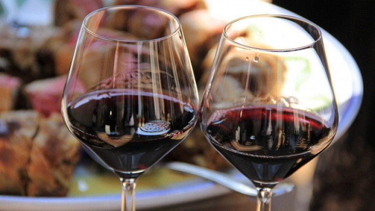 Calice di Sagrantino di Montefalco. Archivio