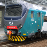 Treno fermo alla stazione. Archivio