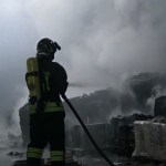 Vigili del fuoco al lavoro. Archivio