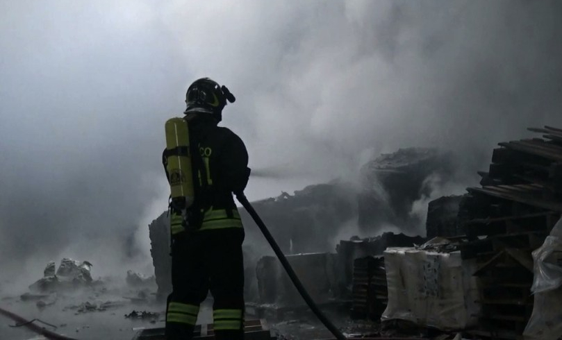 Vigili del fuoco al lavoro. Archivio