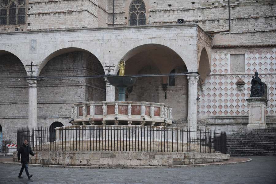 Fontana Maggiore, Perugia (foto Settonce) - @RIPRODUZIONE RISERVATA