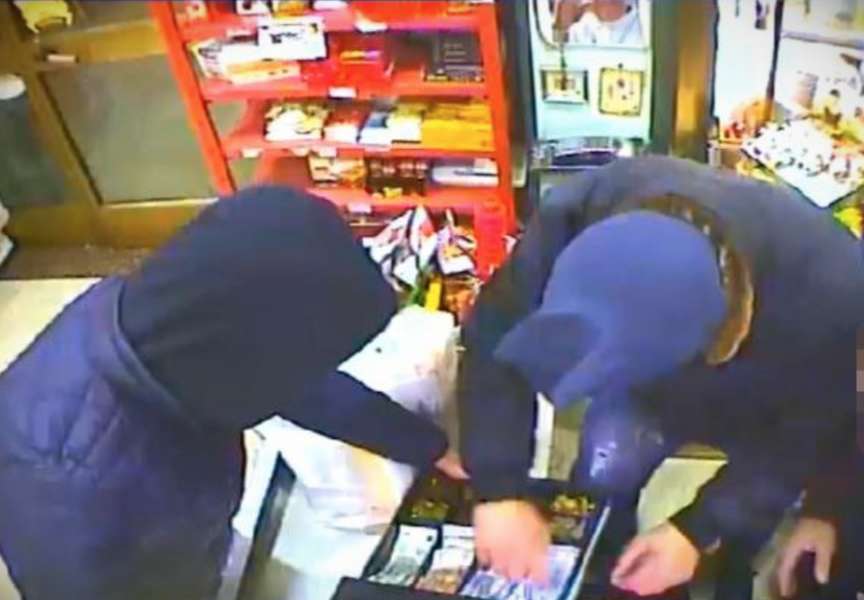 Furto alla cassa. Archivio