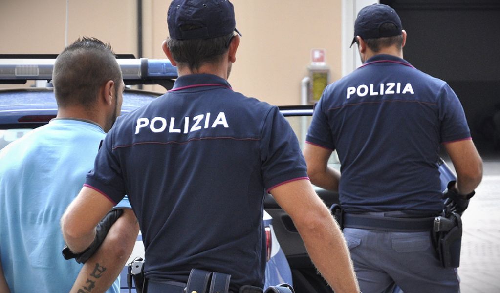 Arresto da parte della polizia. Repertorio