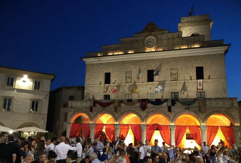 Montefalco, palazzo comunale