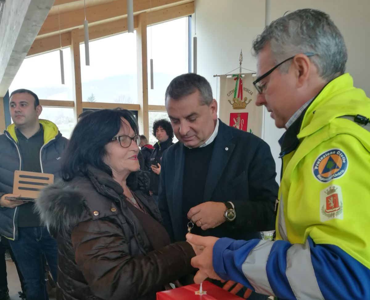 La consegna delle Sae a Norcia