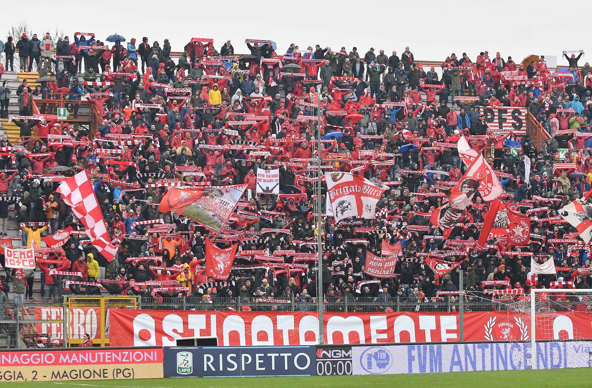 curva nord in festa (foto di repertorio)