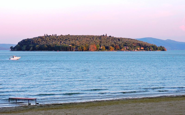 Isola Maggiore (foto Wikipedia)