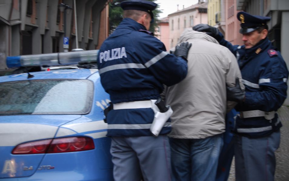 Fermo di polizia. Repertorio