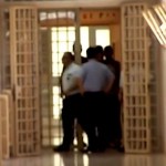 Agenti di polizia penitenziaria in un carcere. Repertorio