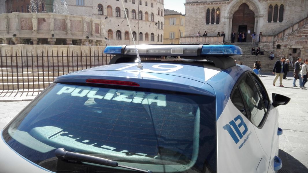 Polizia in centro a Perugia. Repertorio