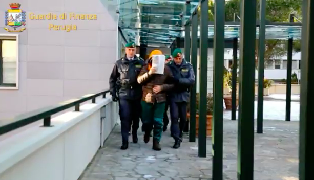 Un arresto della guardia di finanza