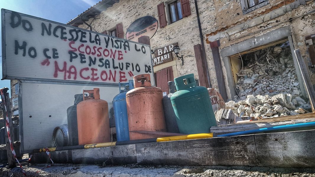 Castelluccio di Norcia, dove un tempo si scriveva sui muri. Discover Umbria (foto Settonce) - ©RIPRODUZIONE RISERVATA