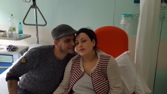 Valentina e Nizar, genitori delle tre gemelline nate a Perugia