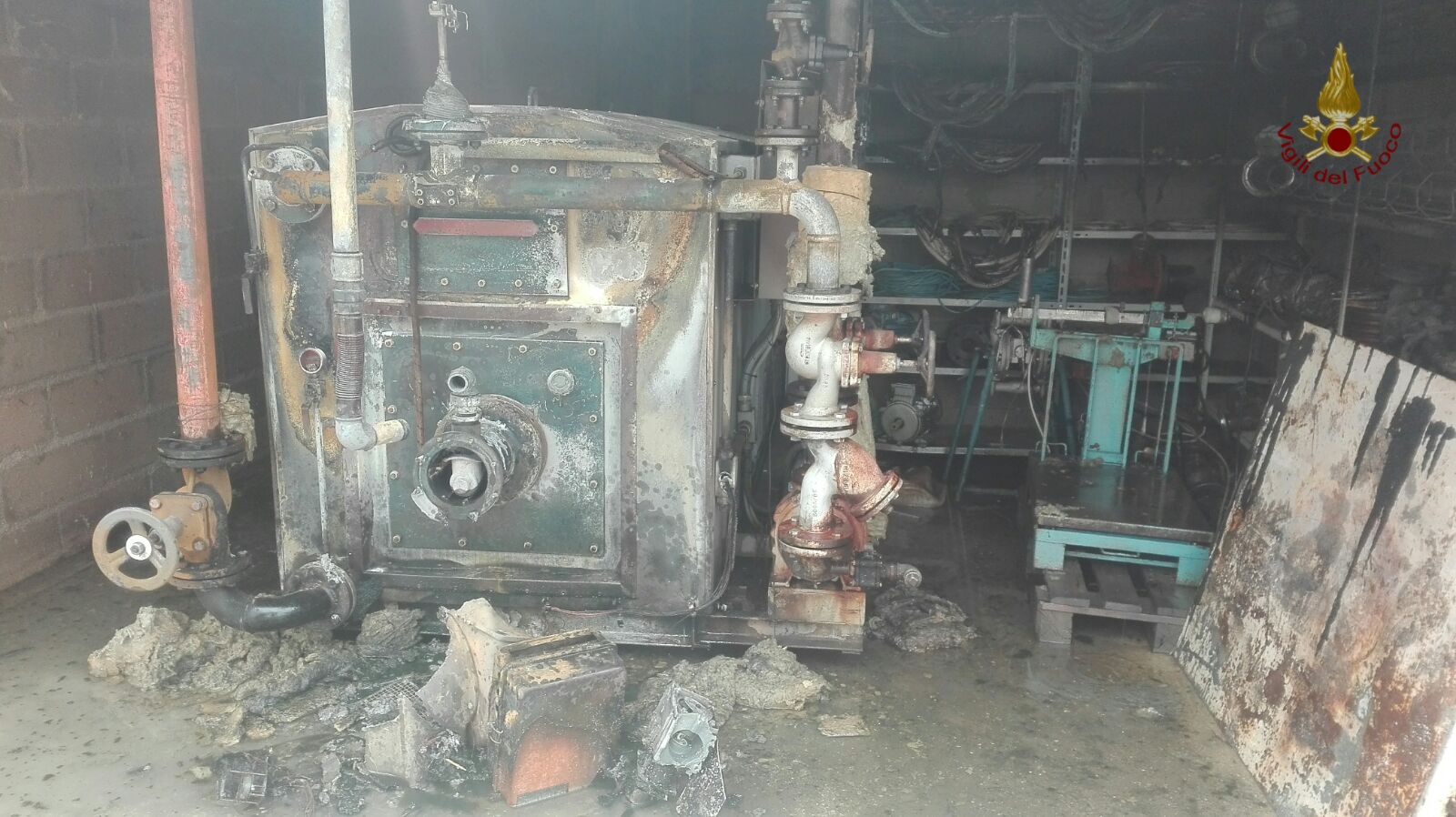 L'incendio nell'azienda di Sant'Eraclio