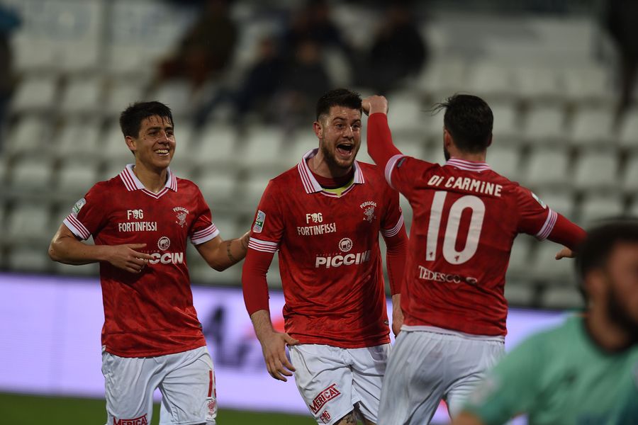 L'esultanza dopo il secondo gol (foto Settonce) - ©RIPRODUZIONE RISERVATA