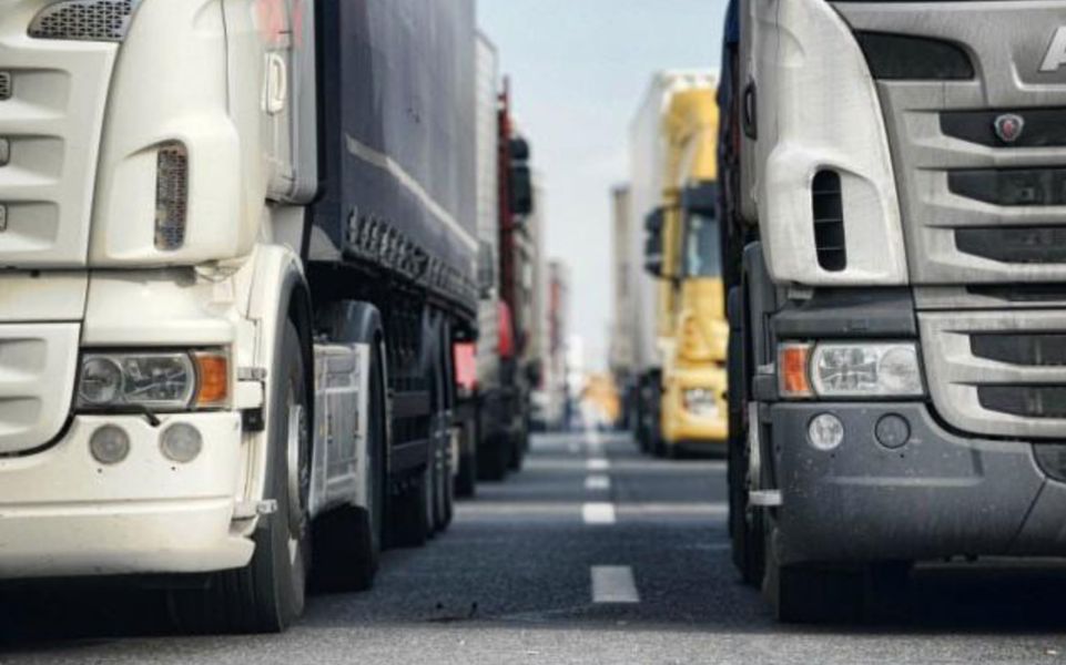 Camion, mezzi pesanti, traffico, uiltrasporti, trasporti