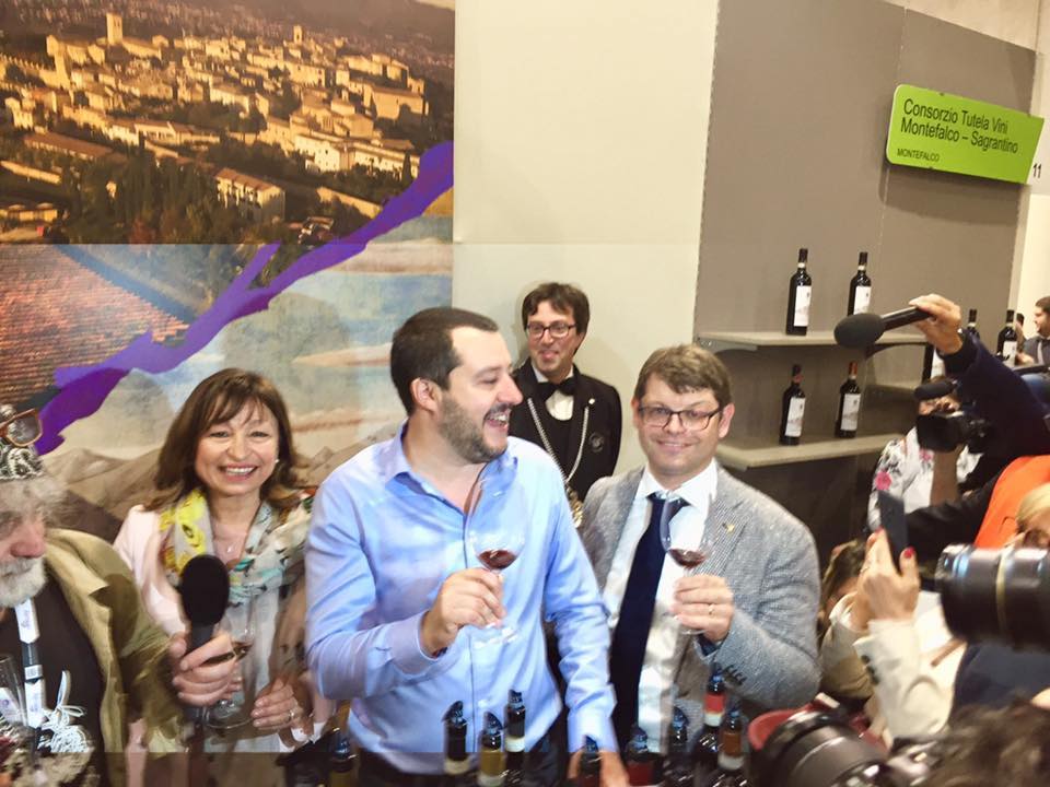 Tesei e Briziarelli con Salvini al Vinitaly (foto Donatella Tesei Facebook)