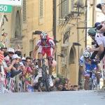 Giro d'Italia, l'arrivo in piazza del Comune ad Assisi nel 2012