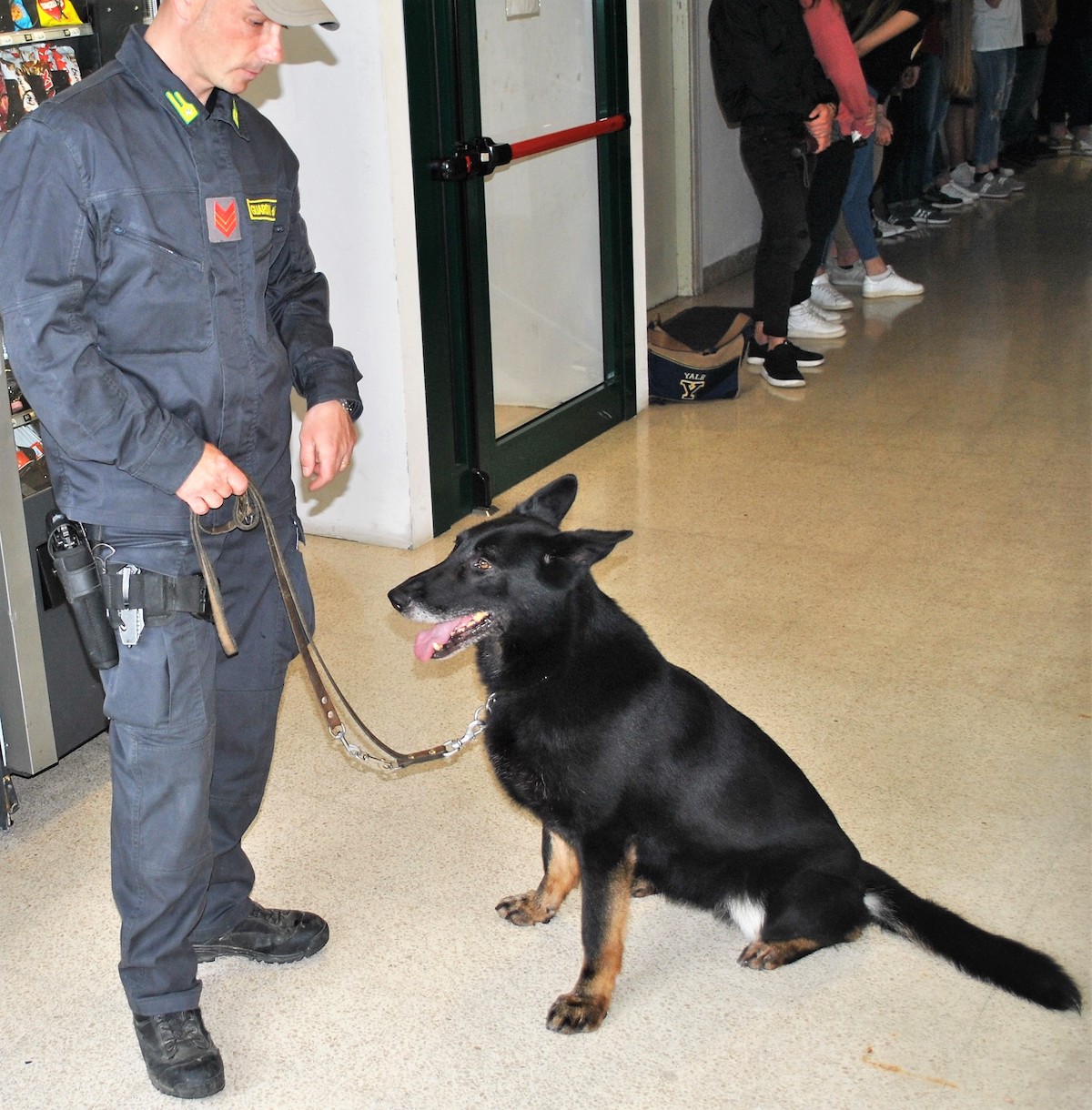 I controlli della polizia nelle scuole di Spoleto.JPG