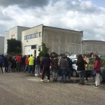 Tutti in coda per acquistare i biglietti per la Sir