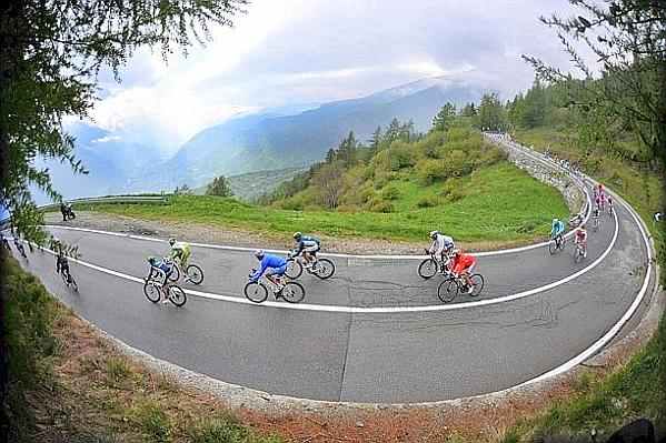 Il Giro d'Italia (foto gazzetta.it)