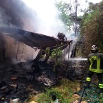 L'incendio all'ex centro sociale a Ponte San Giovanni