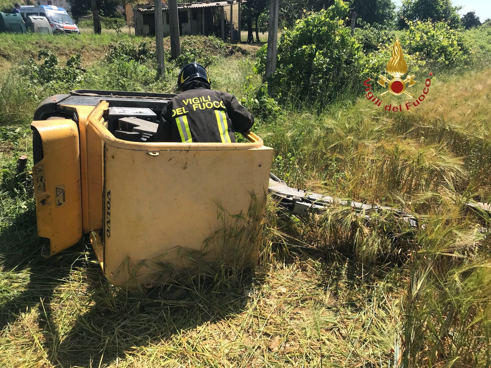 L'intervento dei vigili del fuoco a Gubbio