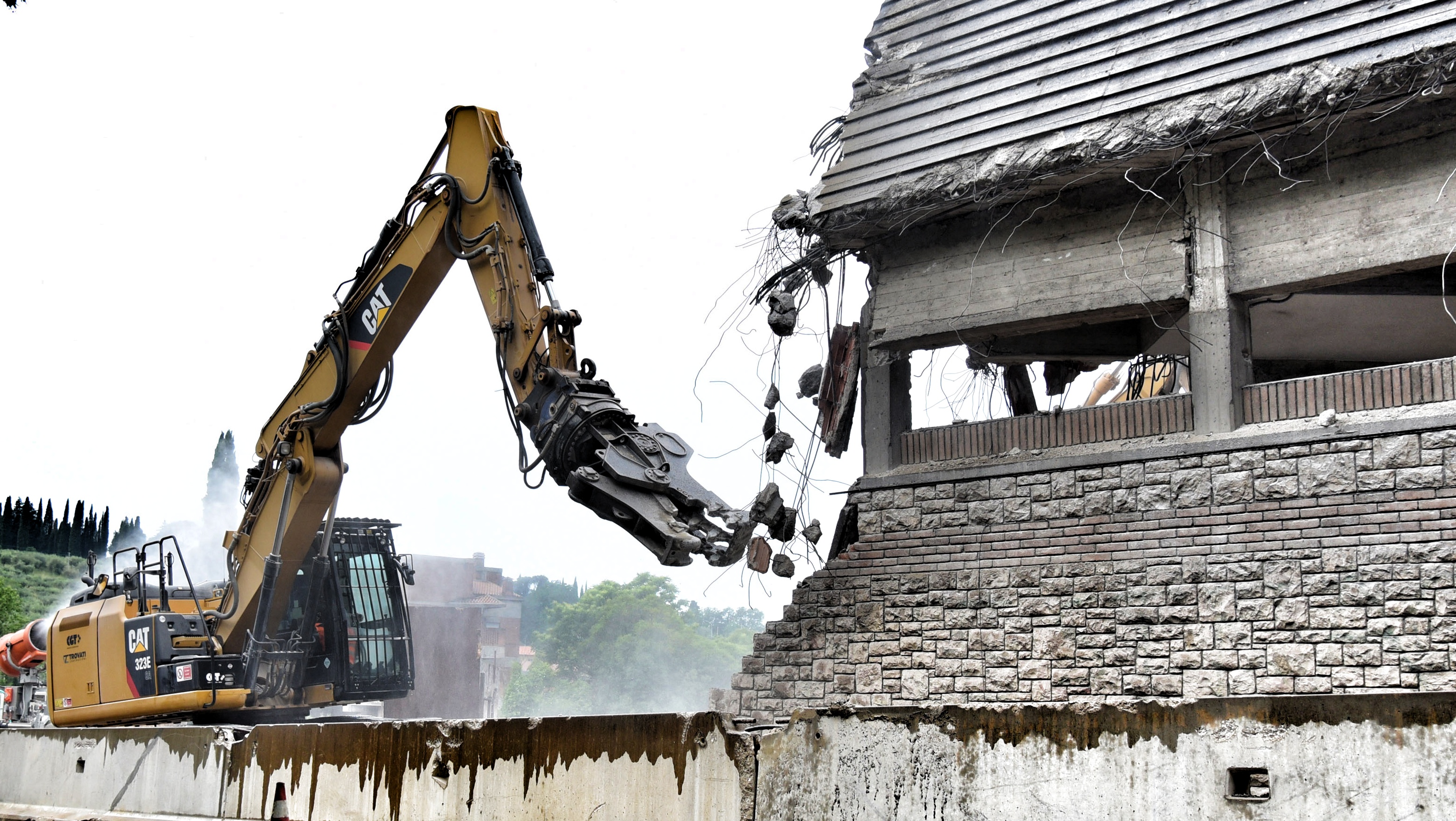 Demolizione ex mattatoio di Perugia, Umbria (foto Settonce) - ©RIPRODUZIONE RISERVATA