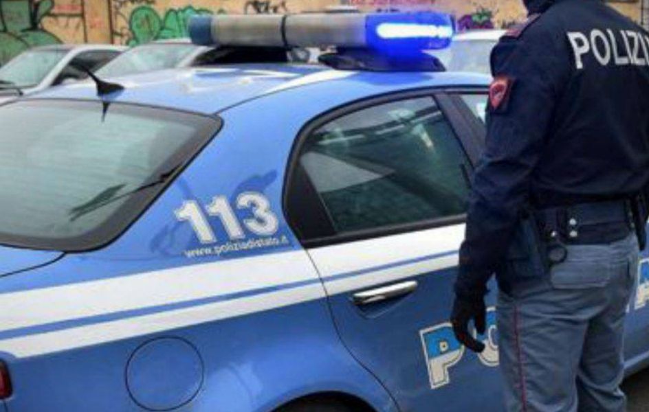 Agenti di polizia al lavoro. Repertorio