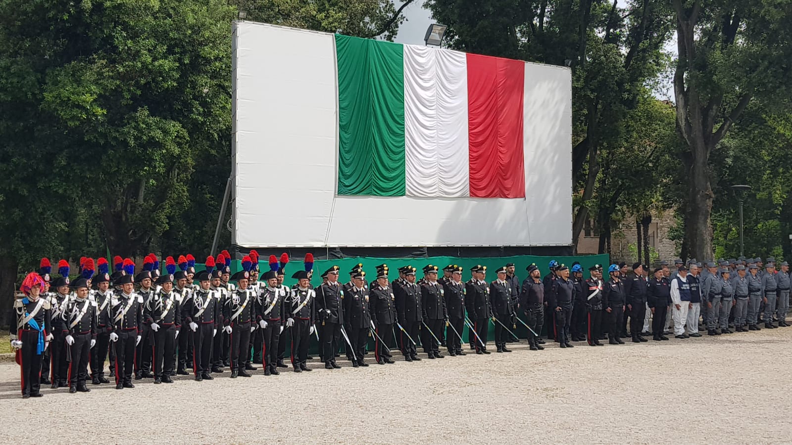 La cerimonia dei carabinieri