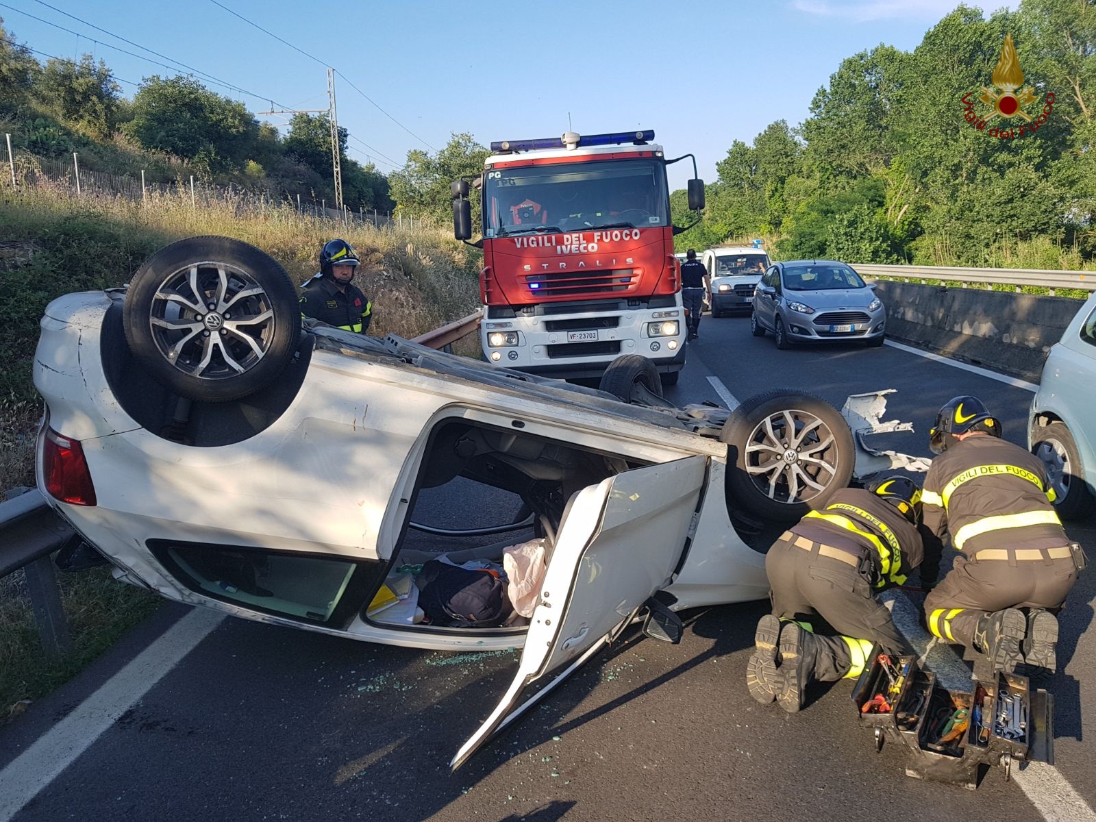 L'incidente tra Tuoro e Castiglione e l'intervento dei vigili del fuoco