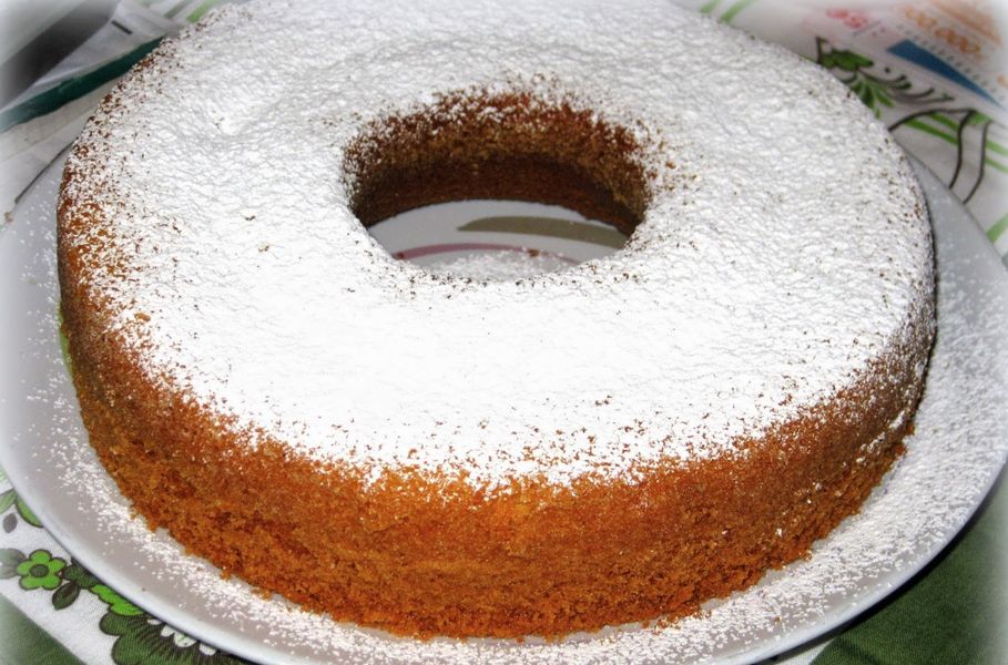 Ciambella dolce al limone