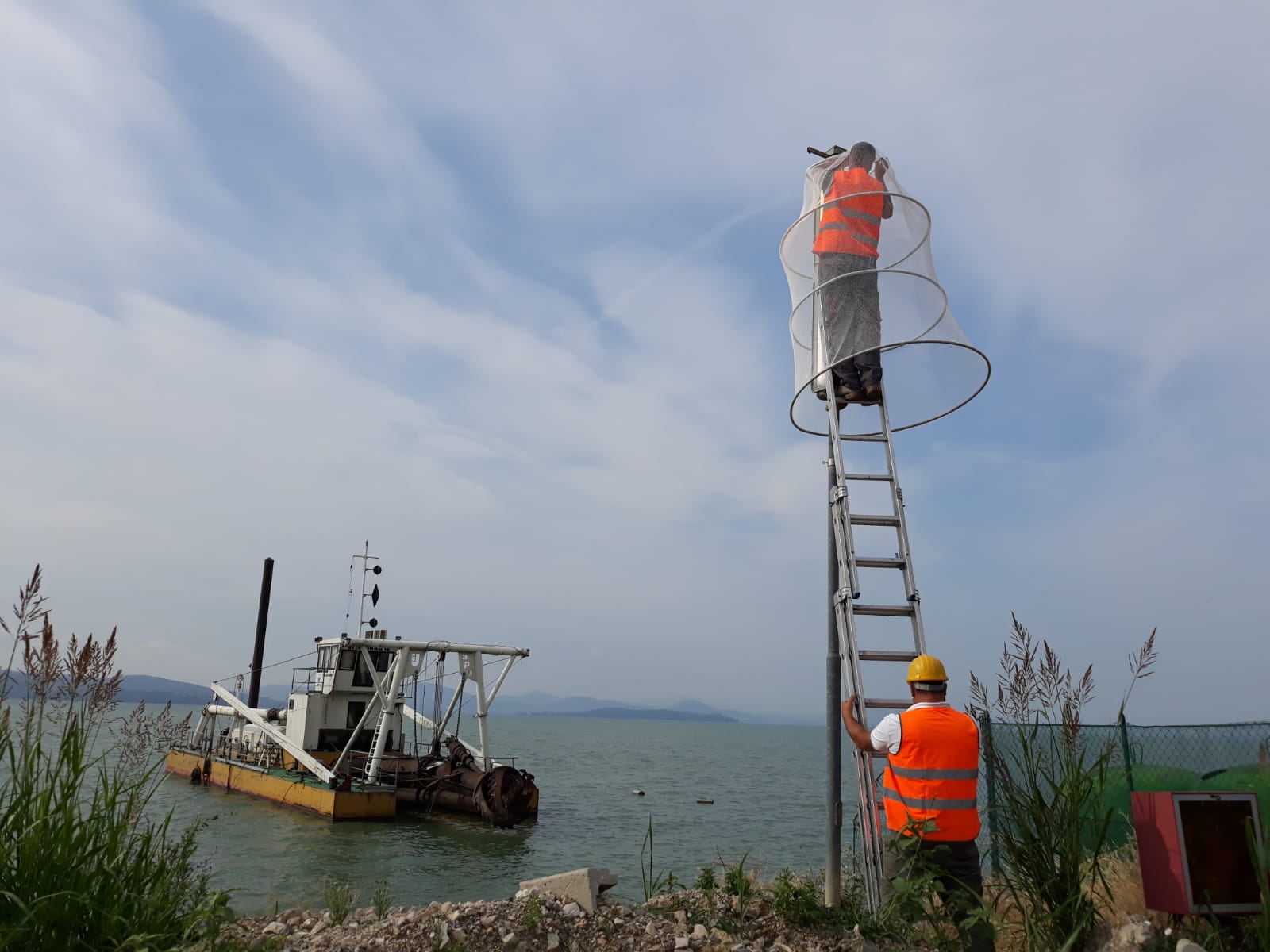 Trasimeno, lotta ai chironomidi