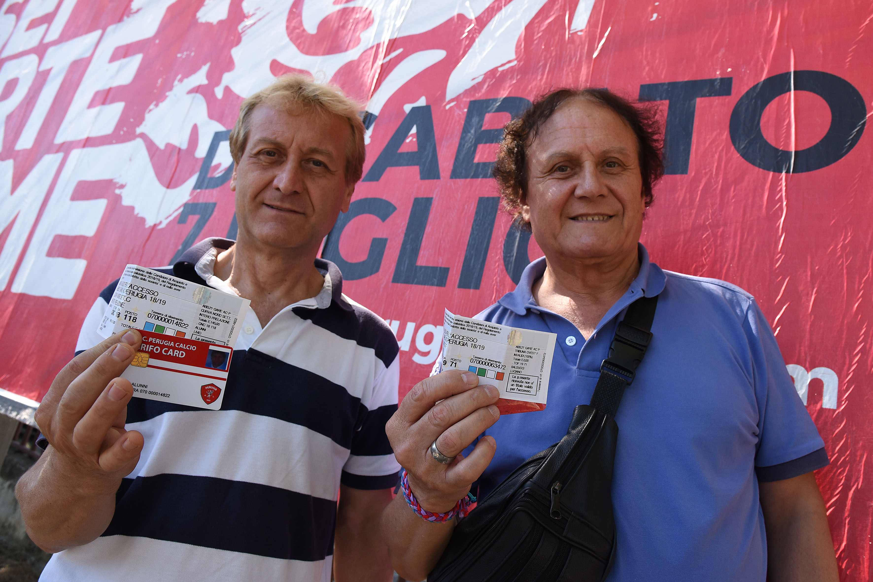 I primi abbonati (foto Settonce, ©RIPRODUZIONE RISERVATA)