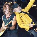 Stef Burns sul palco con Vasco Rossi