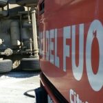 Camion si ribalta, intervento dei vigili del fuoco. Repertorio