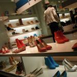 La vetrina di un negozio di scarpe. Repertorio