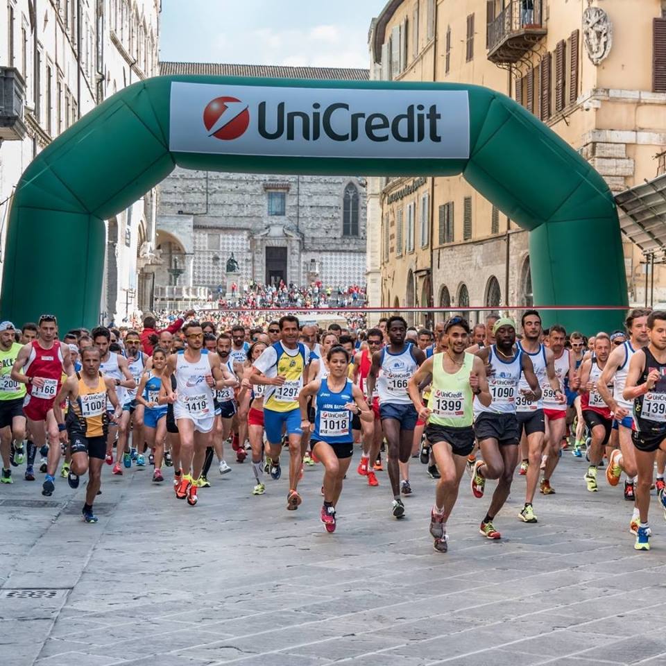 La partenza della Grifonissima (foto Facebook)