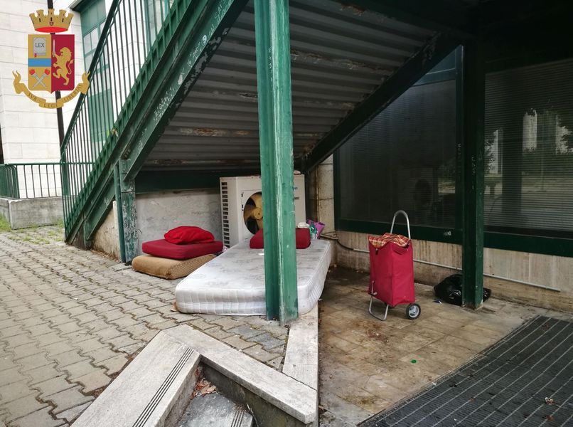 Perugia, bivacco improvvisato scoperto dalla polizia