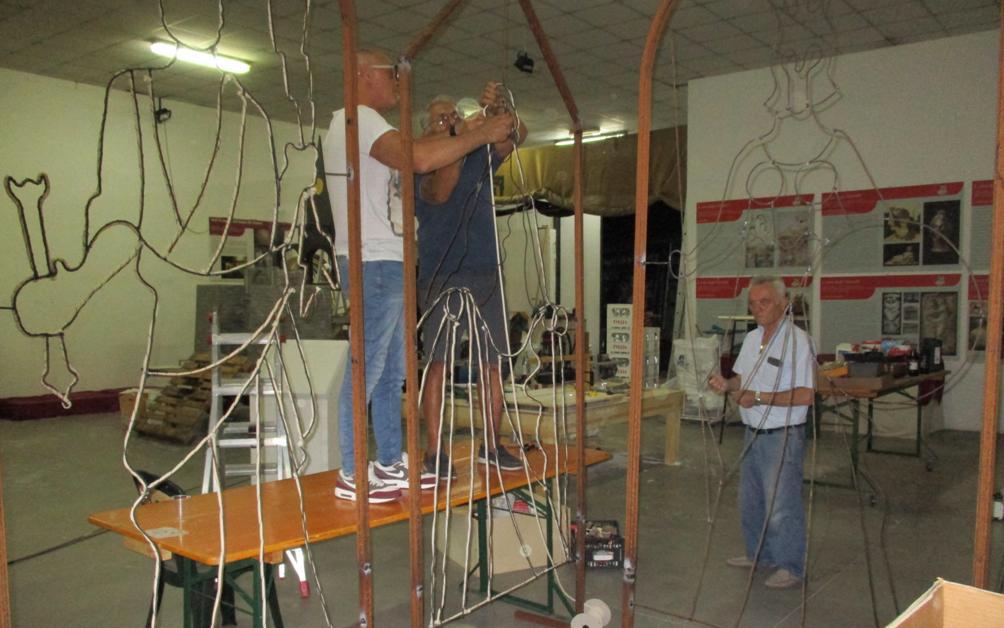 Velimna 2018, laboratorio artistico nella sede sociale: statue in ferro dolce