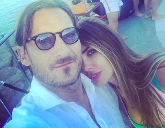 Francesco Totti e Ilary Blasi (foto Instagram)