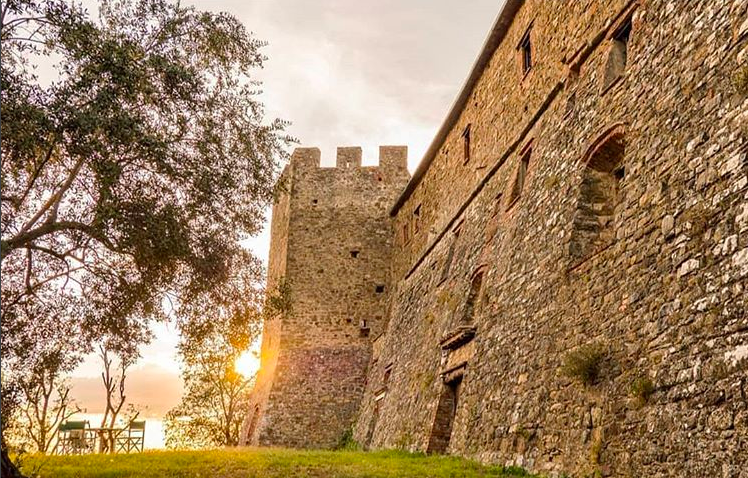 Badia di Sant'Arcangelo in uno scatto di @raphael_it06 su Instagram